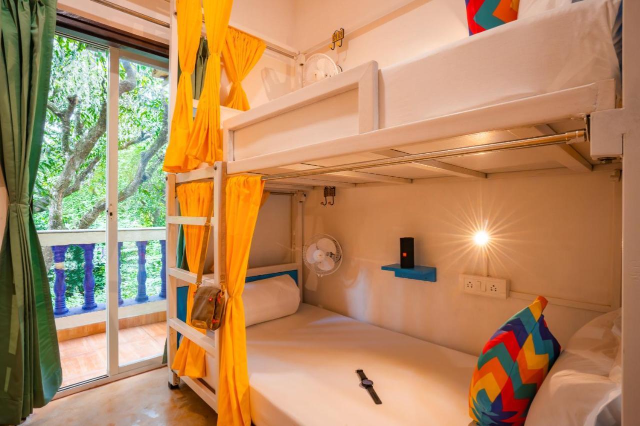 Gostops Plus Goa Vagator Goa Vieja Exterior foto