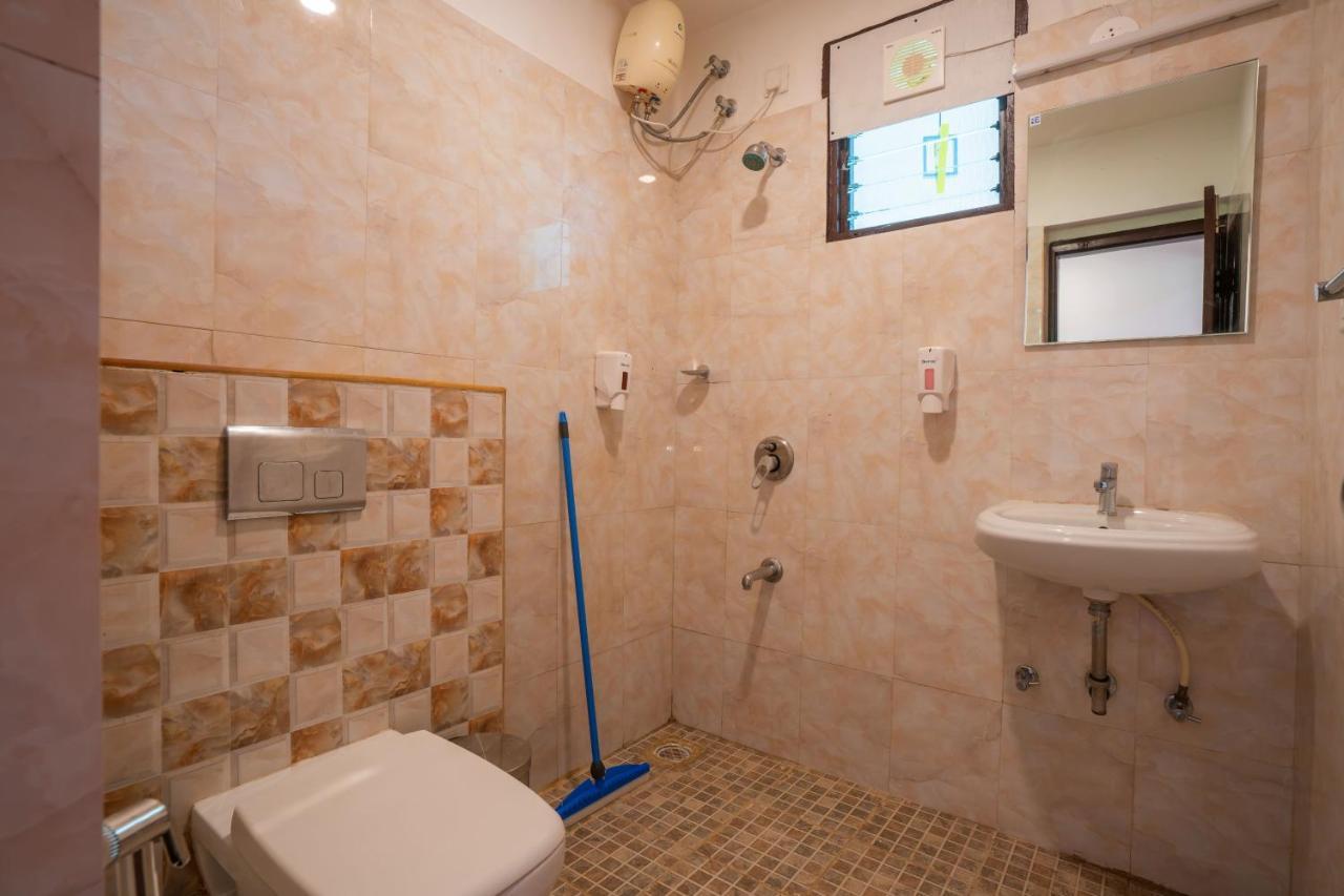 Gostops Plus Goa Vagator Goa Vieja Exterior foto